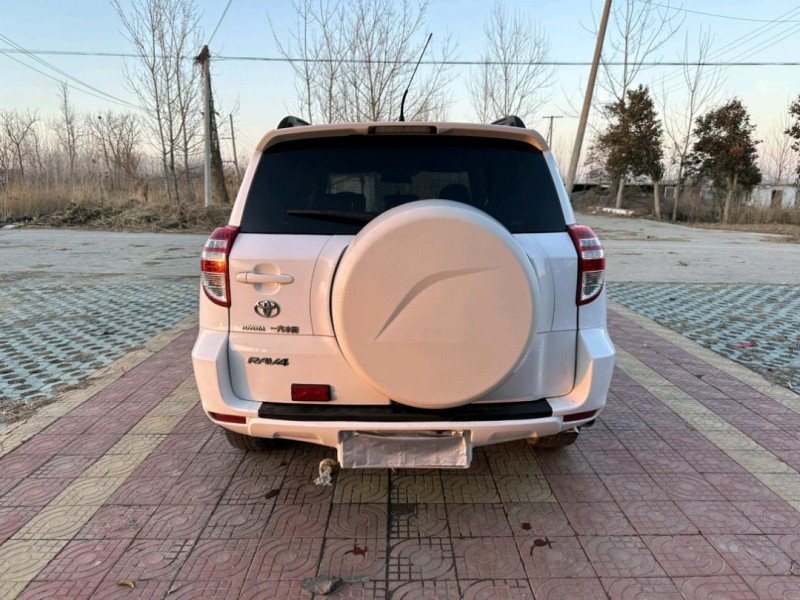 徐州13年丰田RAV49