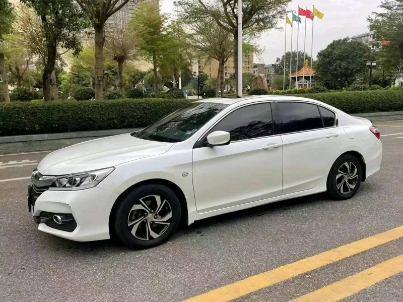 茂名17年本田雅阁3