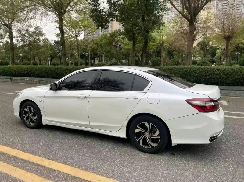 茂名17年本田雅阁8