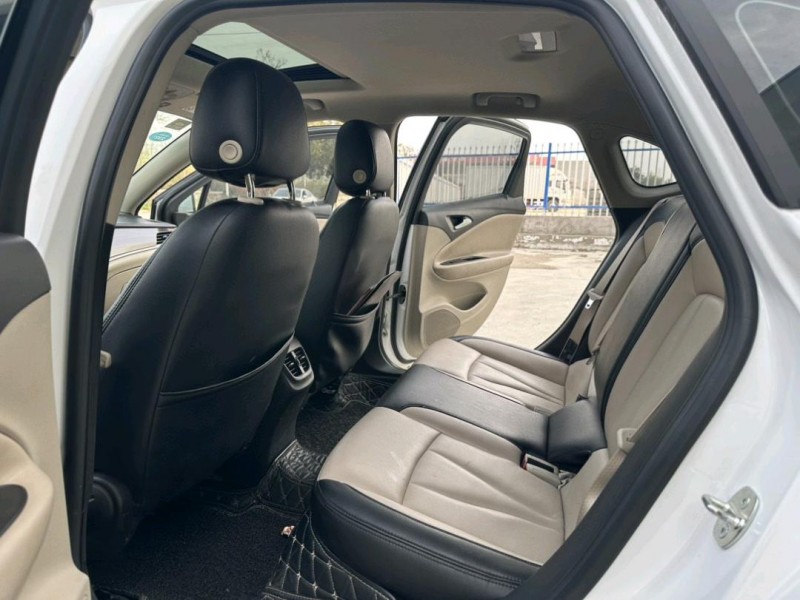 徐州18年别克威朗5