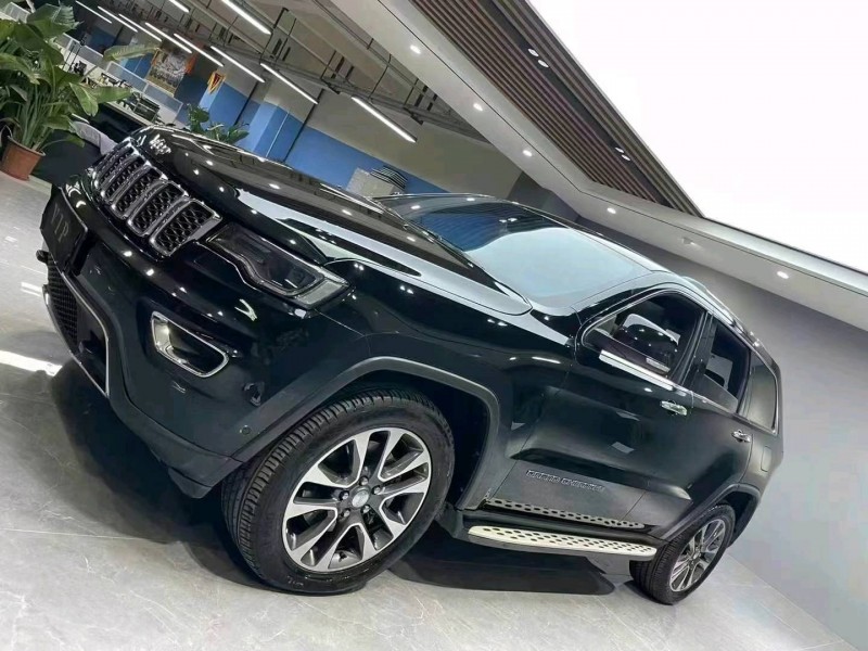 成都18年Jeep大切诺基2