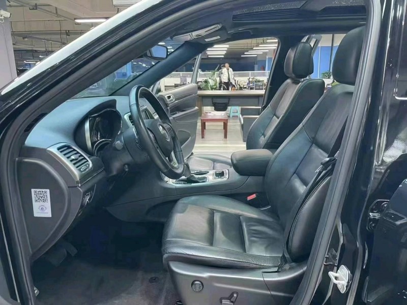 成都18年Jeep大切诺基3