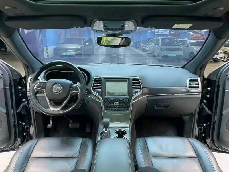 成都18年Jeep大切诺基5