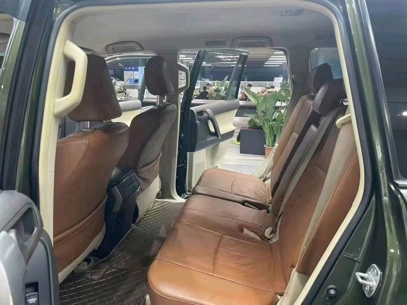 成都14年丰田普拉多4