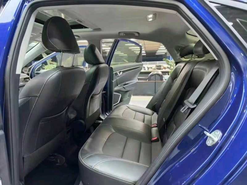 成都21年吉利帝豪GL3