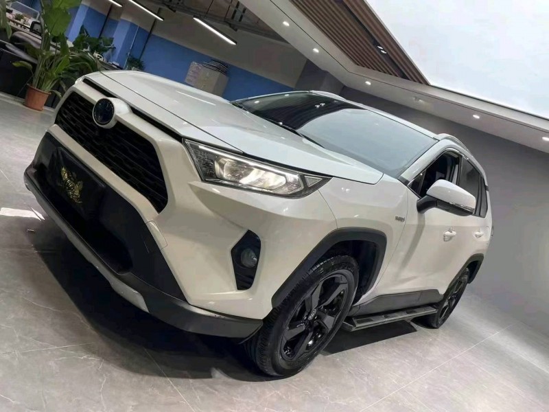成都21年丰田RAV42