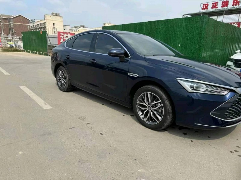 成都23年比亚迪秦3