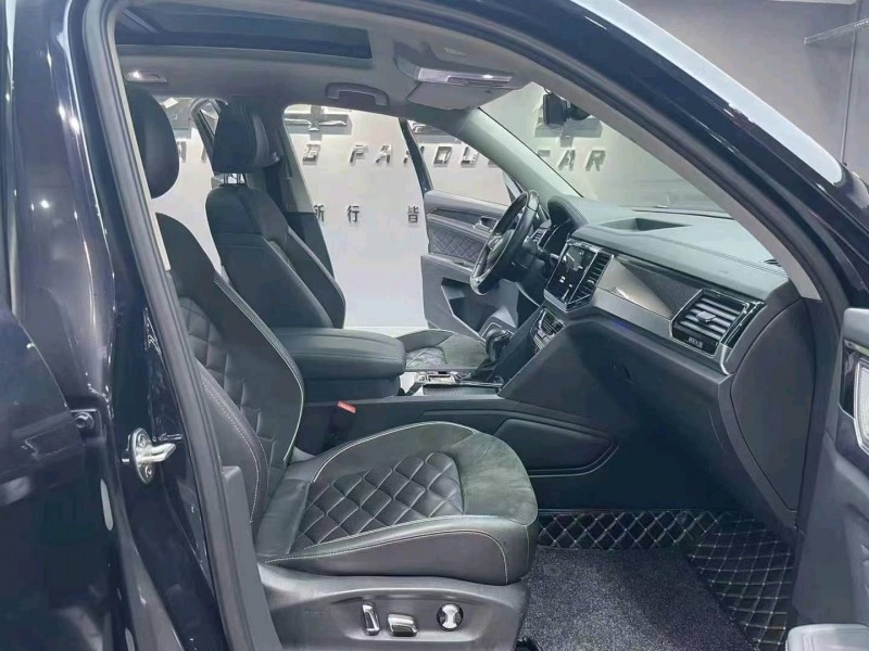 成都20年大众途昂9