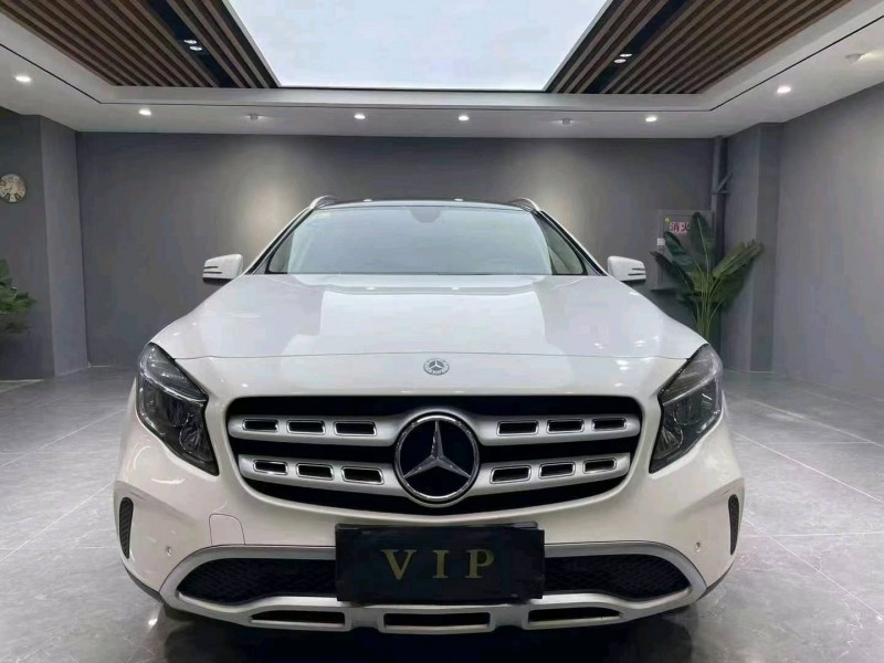 成都19年奔驰GLA1