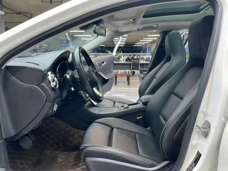 成都19年奔驰GLA5