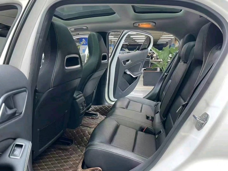 成都19年奔驰GLA6