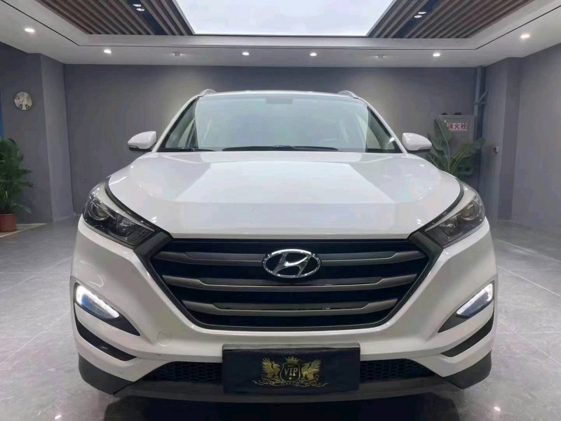 成都16年现代途胜1