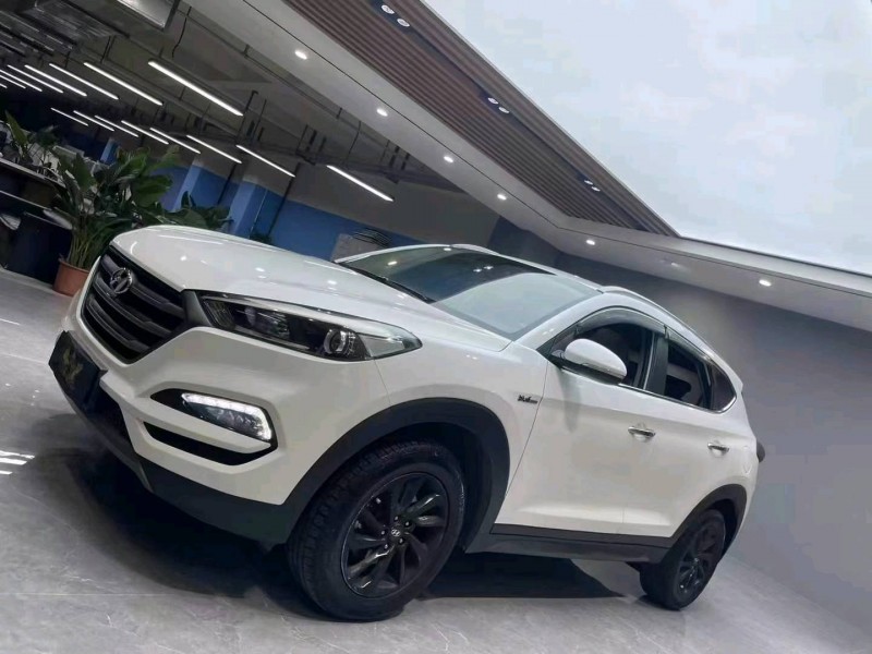 成都16年现代途胜2