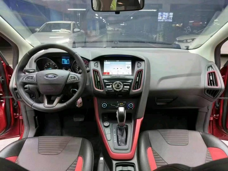 成都20年福特福克斯4