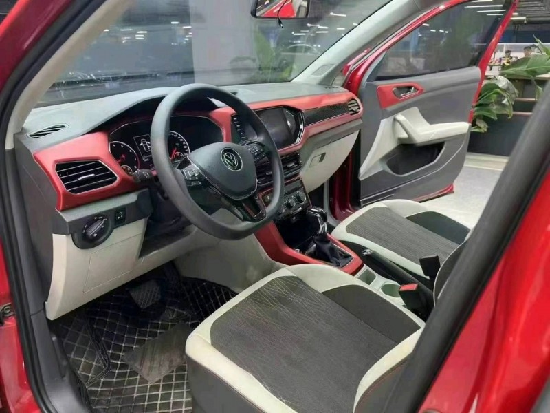 成都21年大众途铠5