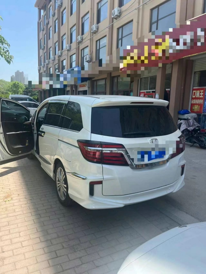 济宁19年本田艾力绅8