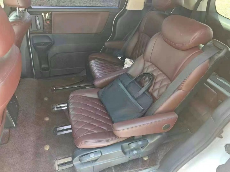 济宁18年本田艾力绅5