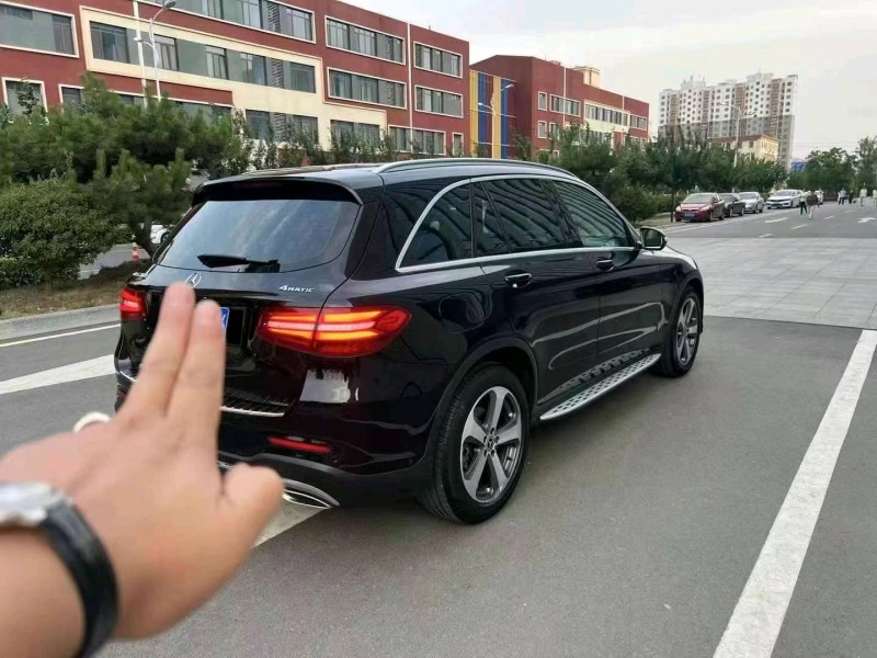 枣庄17年奔驰GLC7