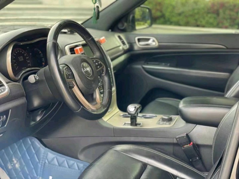 烟台15年Jeep大切诺基7