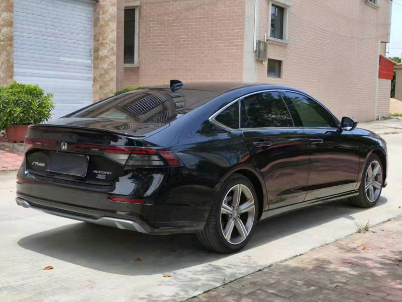 汕头23年本田雅阁5