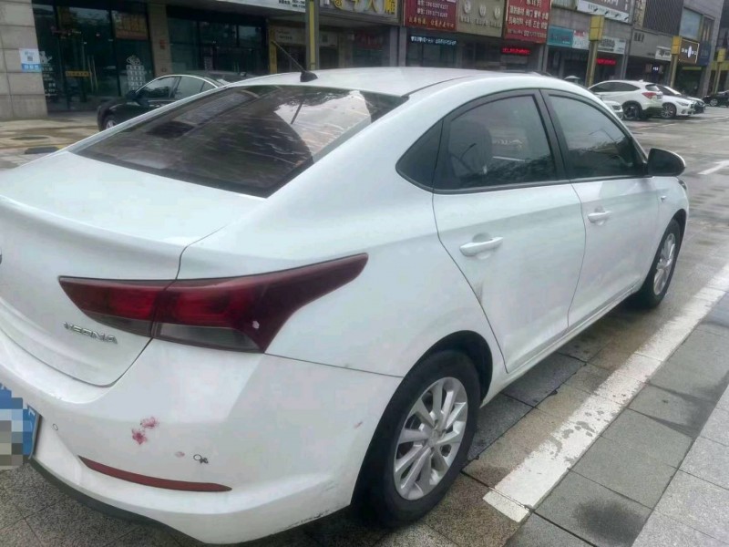 佛山16年现代悦纳2