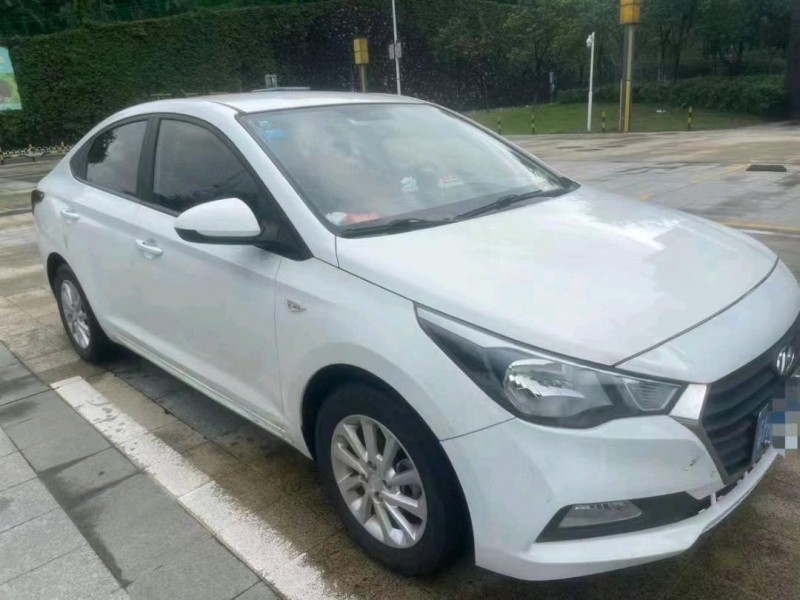 佛山16年现代悦纳4