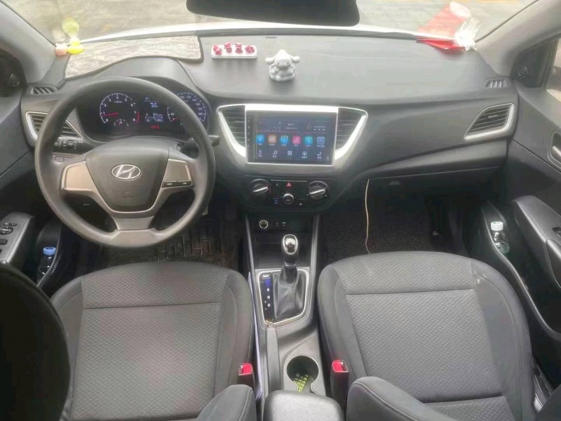 佛山16年现代悦纳6