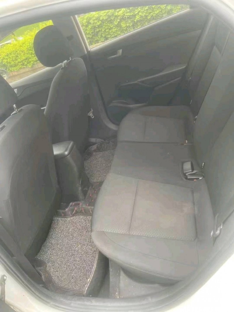 佛山16年现代悦纳7