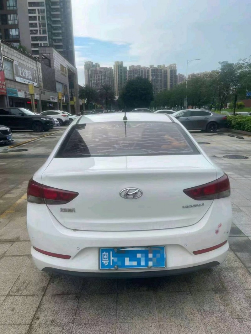 佛山16年现代悦纳8