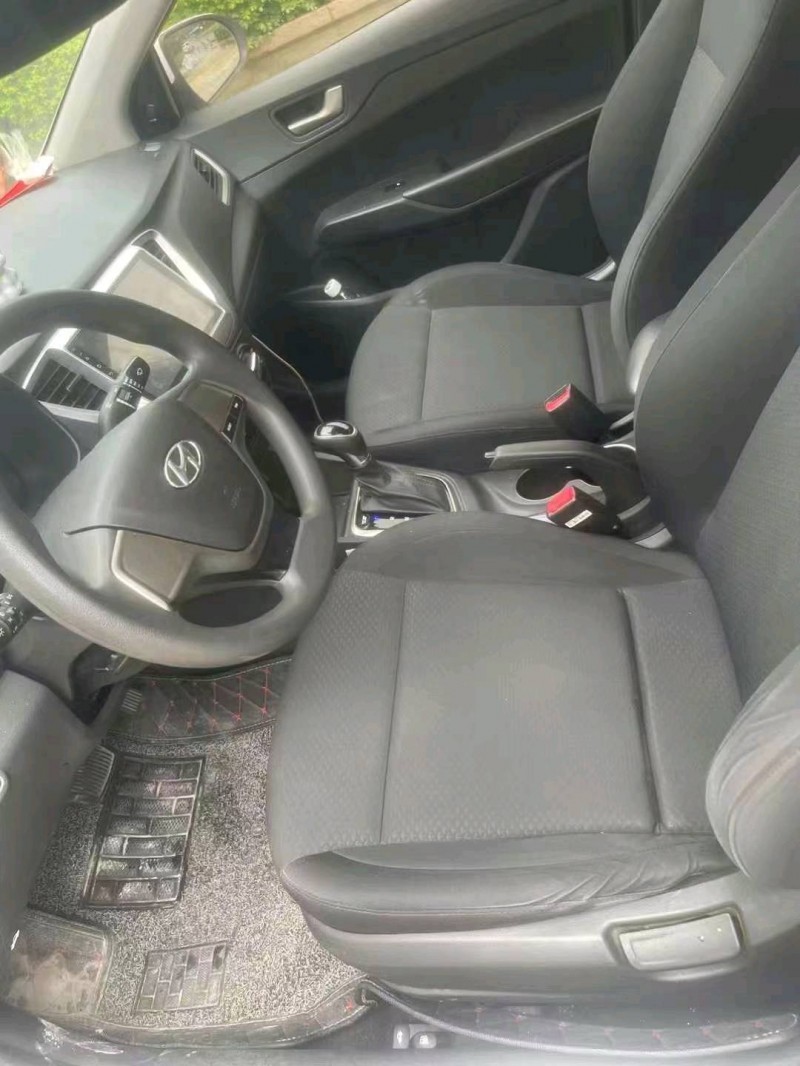 佛山16年现代悦纳9