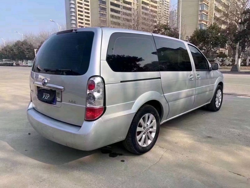 济宁15年别克GL86