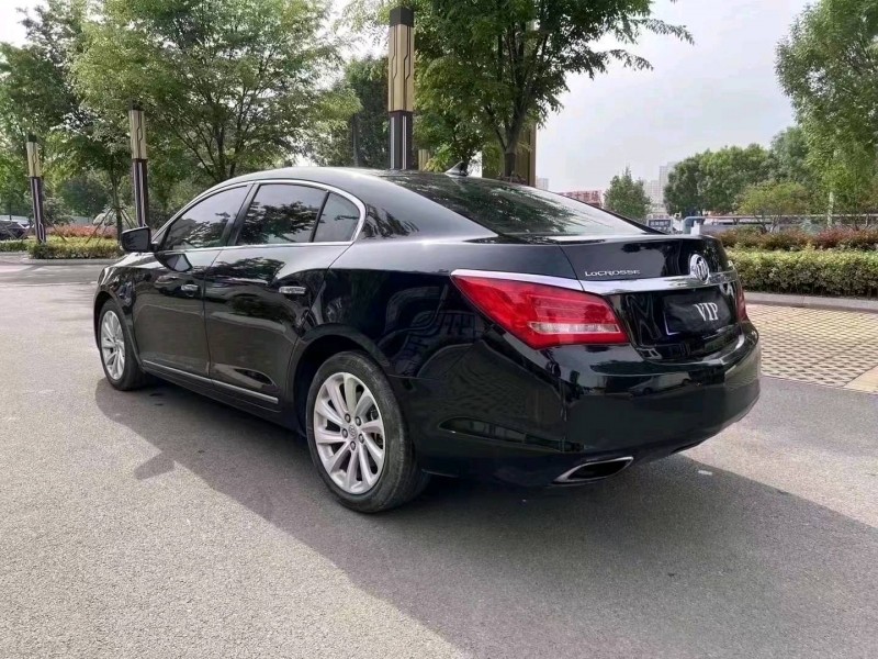 济宁15年别克君越8