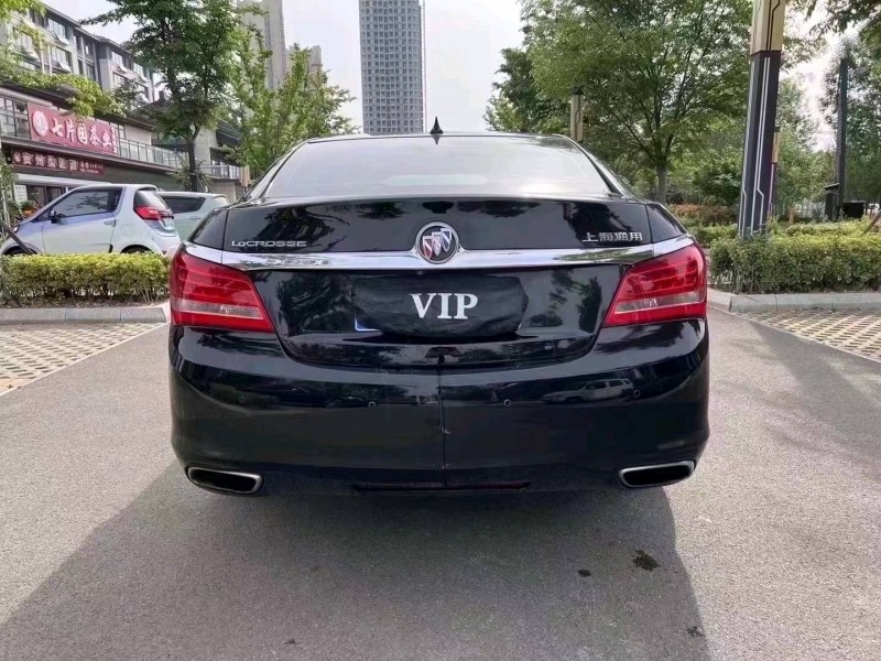 济宁15年别克君越9