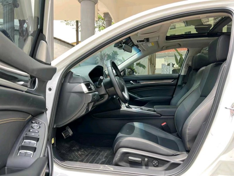 东莞22年本田雅阁9