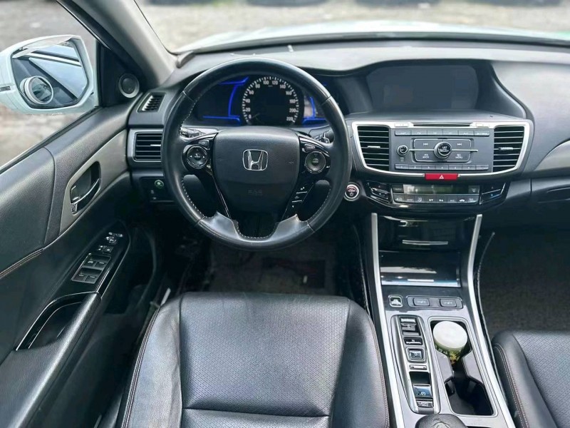 广州17年本田雅阁9