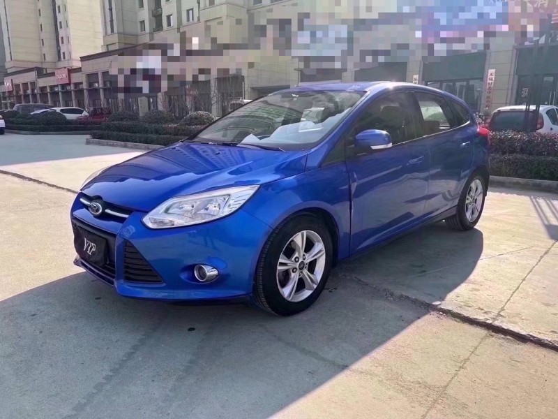 济宁13年福特福克斯2