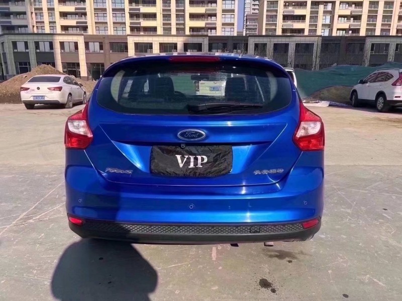 济宁13年福特福克斯9