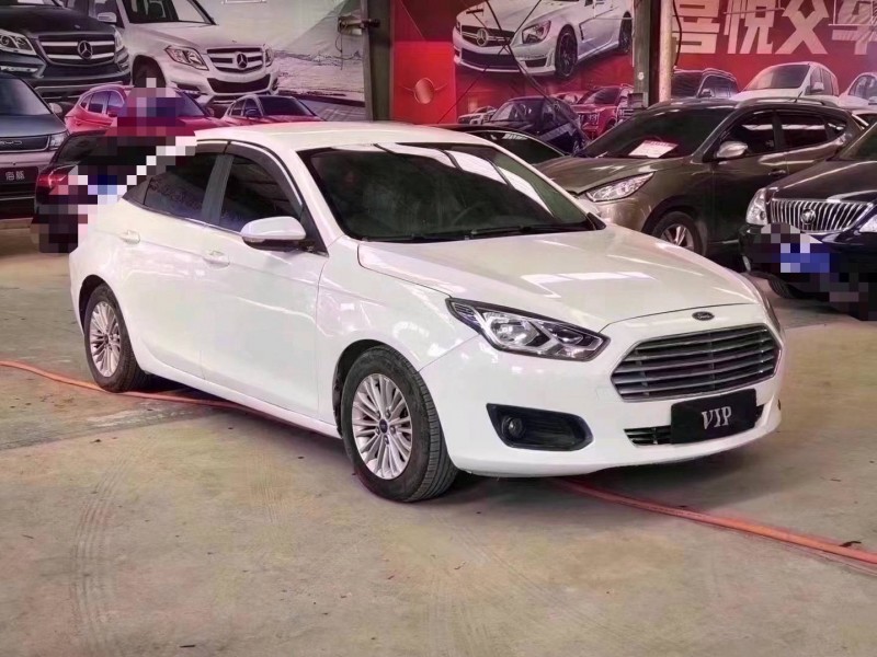 济宁17年福特福睿斯3