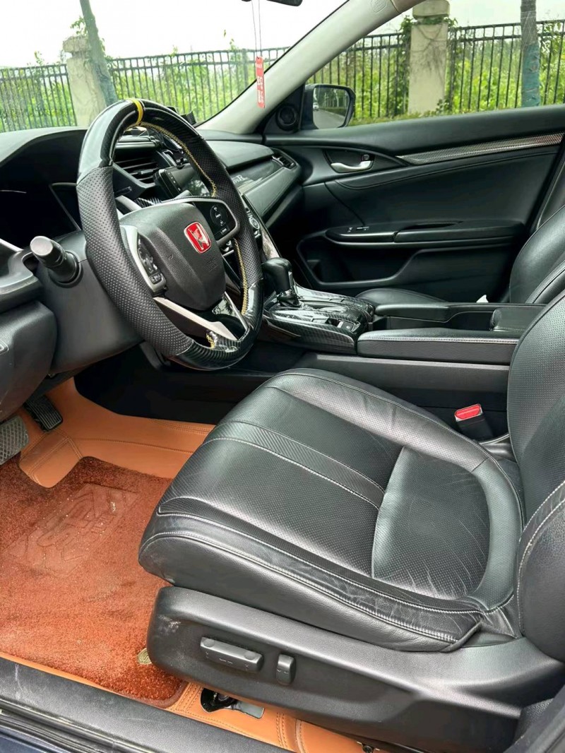 宿迁18年本田思域8