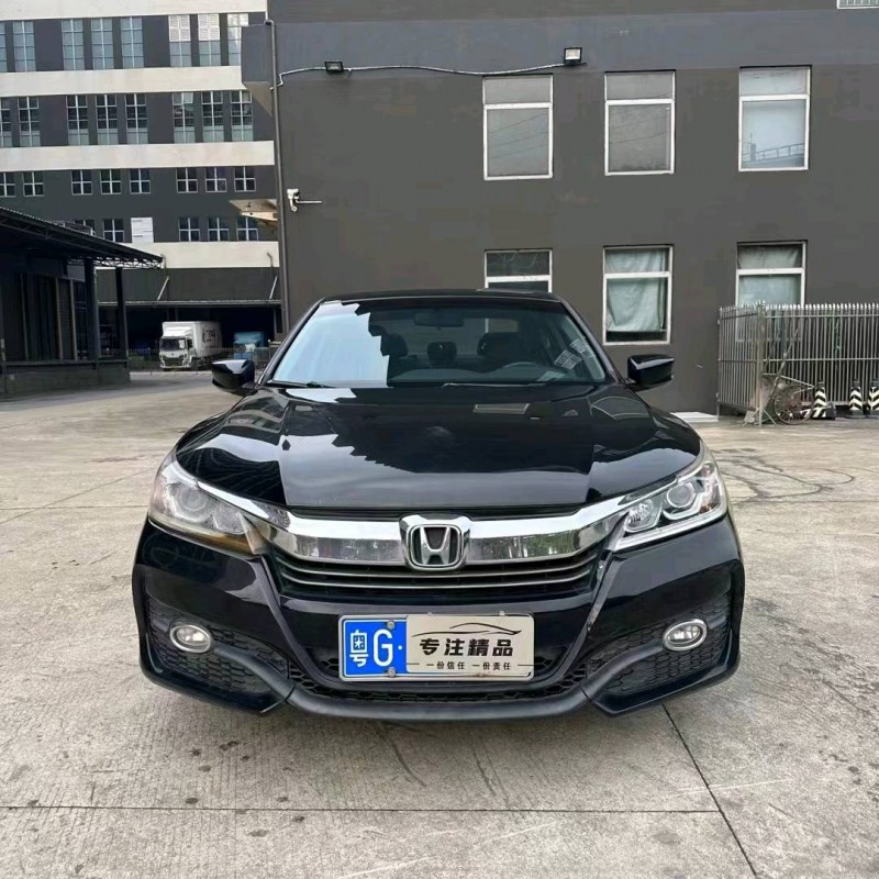 佛山16年本田雅阁1