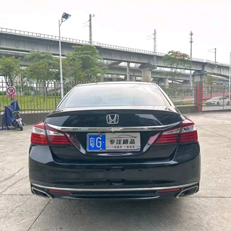 佛山16年本田雅阁9