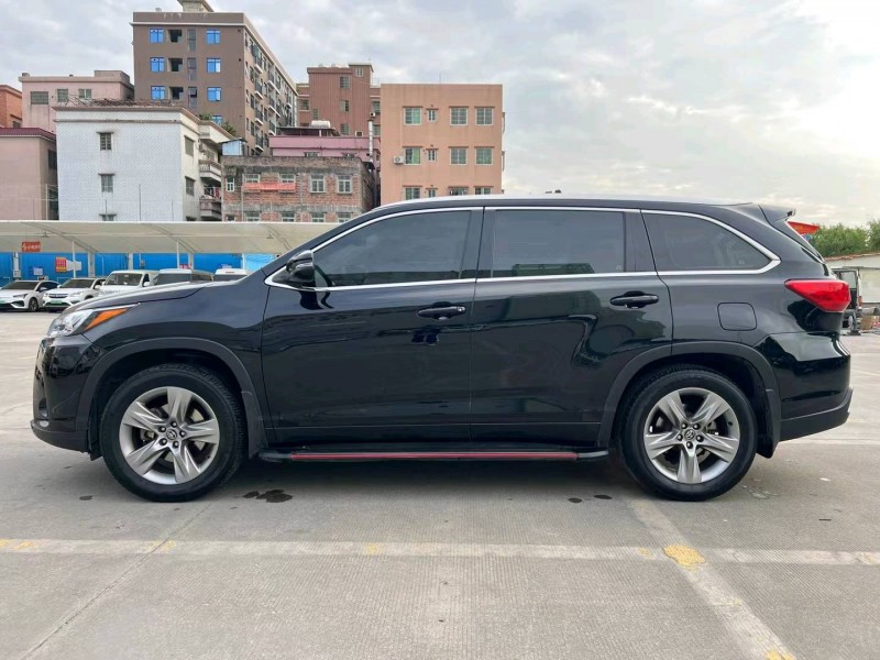 佛山23年丰田汉兰达4