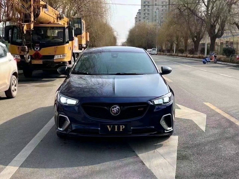 青岛19年别克君威1