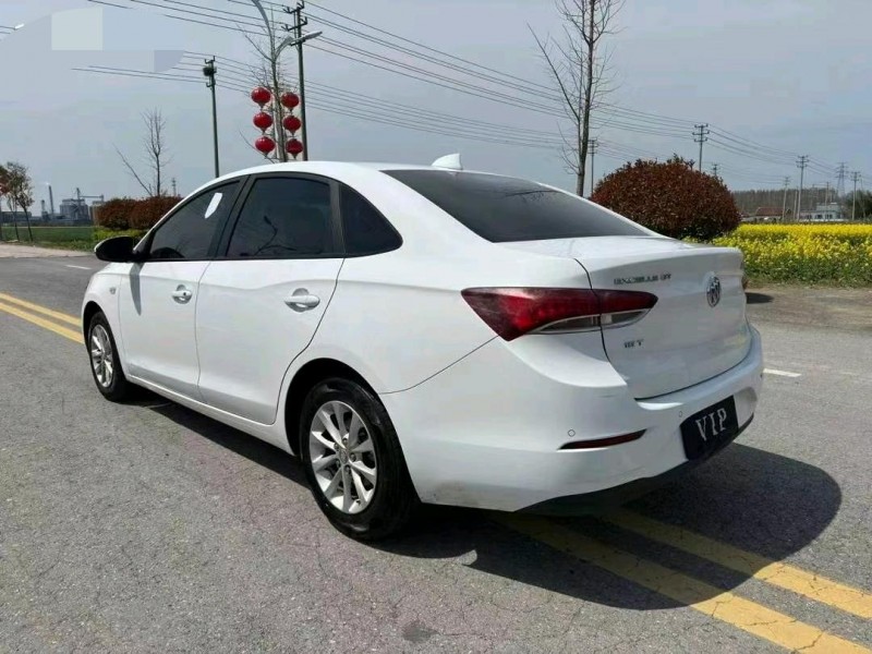 盐城19年别克英朗9