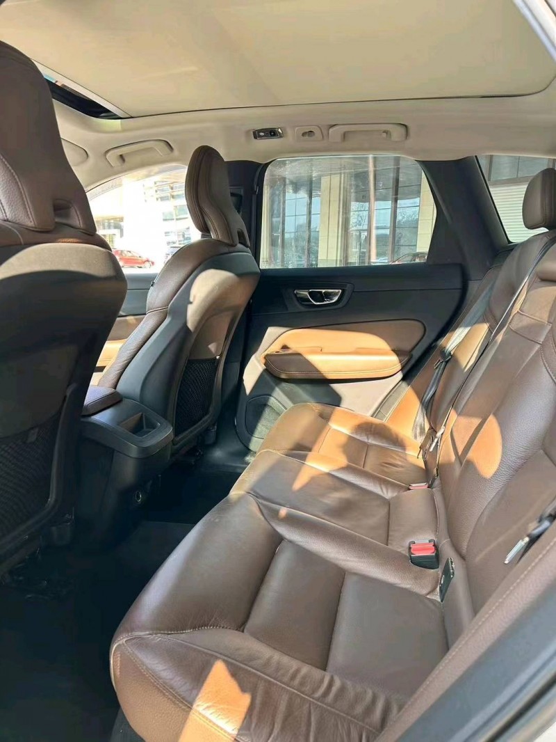 重庆20年沃尔沃XC603