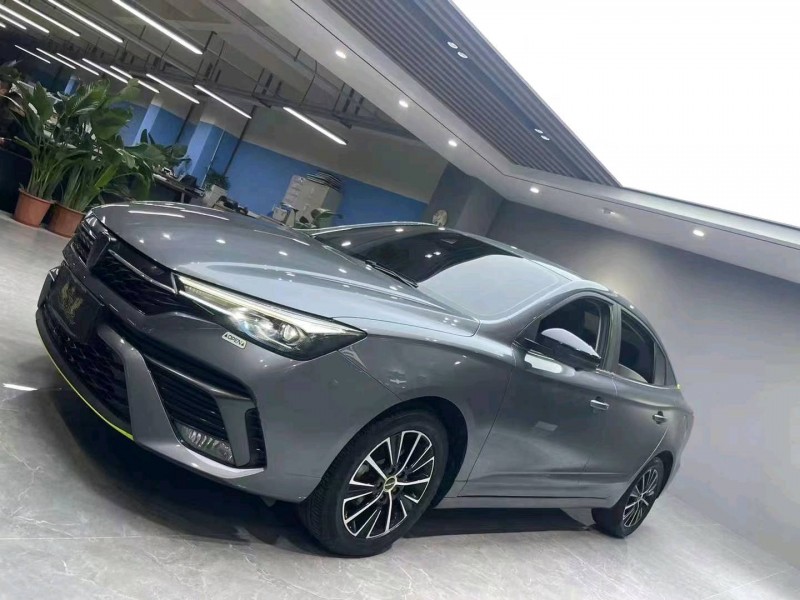 成都21年荣威i52