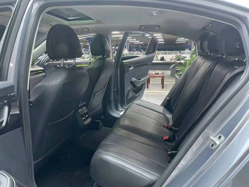 成都21年荣威i54