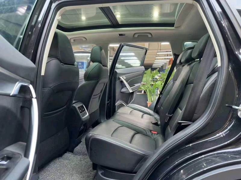 成都20年吉利博越4