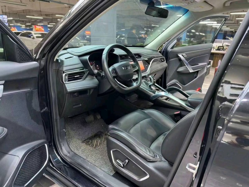 成都20年吉利博越5