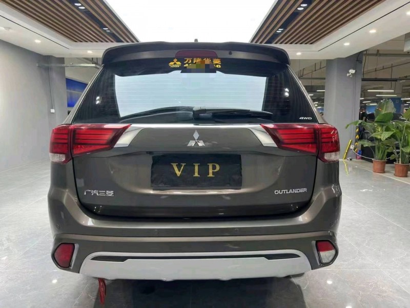 成都21年三菱欧蓝德7